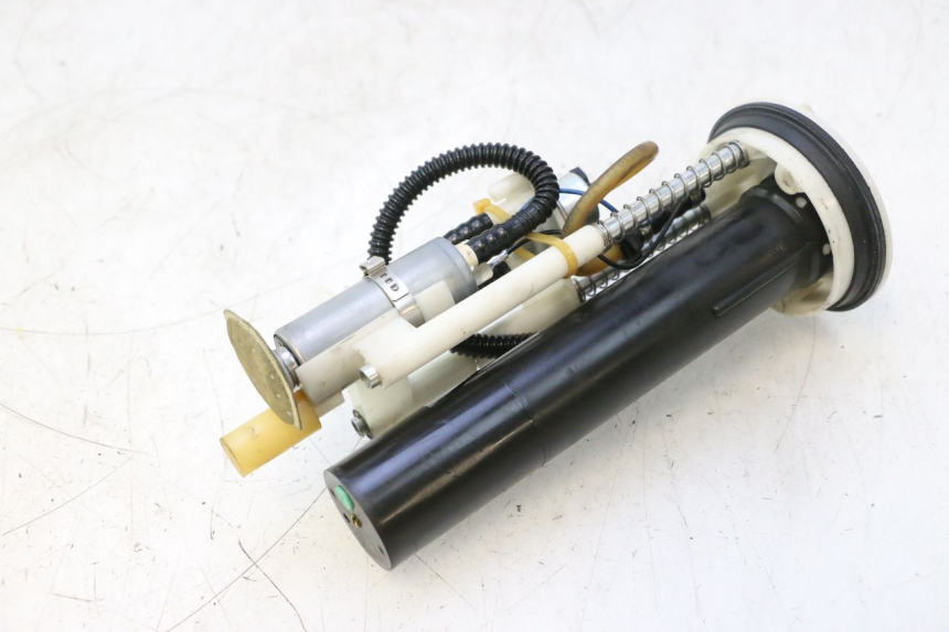 photo de BOMBA GASOLINA PEUGEOT SATELIS 125 (2013 - 2018) - Estado de la superficie y material