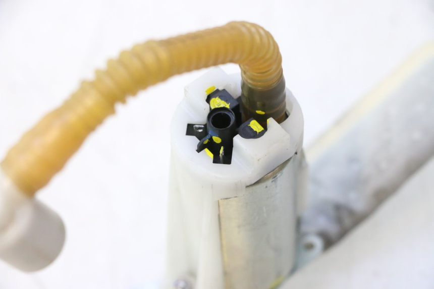 photo de BOMBA GASOLINA MASH SEVENTY FIVE 125 (2013 - 2021) - Otra perspectiva