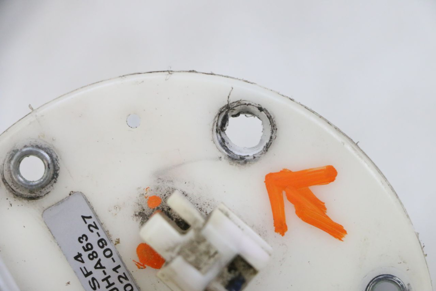 photo de BOMBA GASOLINA PEUGEOT SPEEDFIGHT 4 4T EFI 50 (2021 - 2025) - Zoom estado de uso