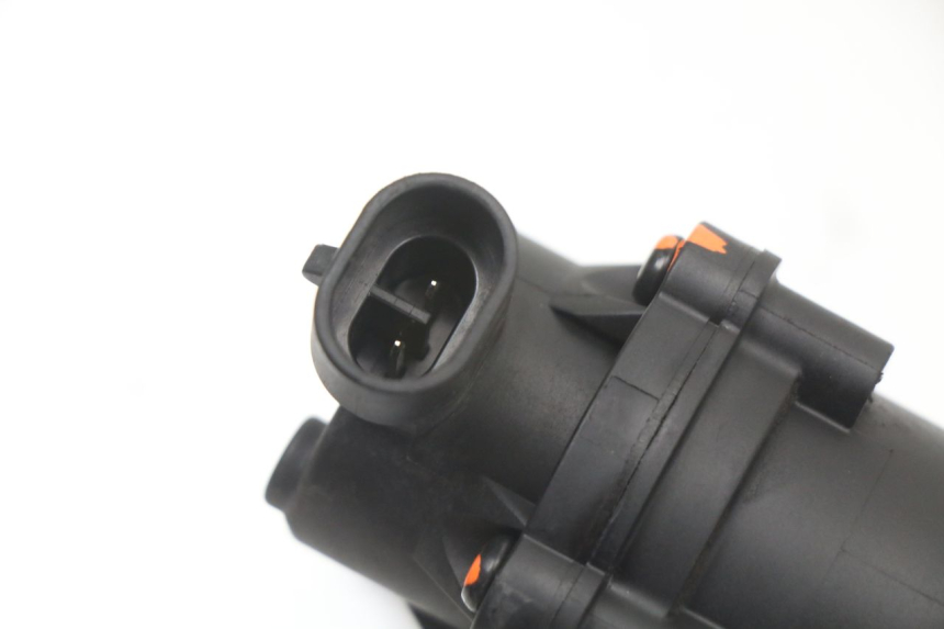 photo de BOMBA GASOLINA PEUGEOT STREETZONE I 2T 50 (2018 - 2020) - Otra perspectiva