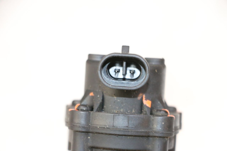 photo de BOMBA GASOLINA PEUGEOT STREETZONE I 2T 50 (2018 - 2020) - Otra perspectiva