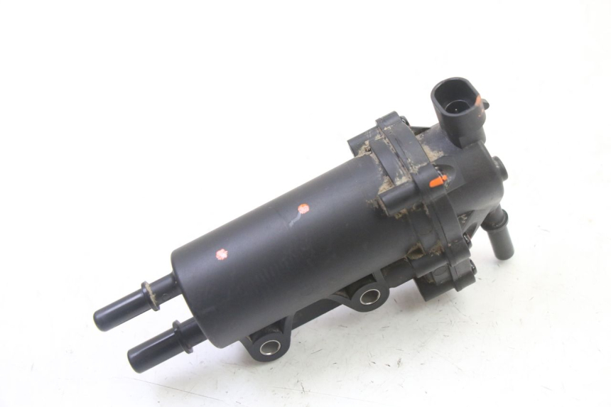 photo de BOMBA GASOLINA PEUGEOT STREETZONE I NAKED 2T 50 (2018 - 2020) - Otra perspectiva