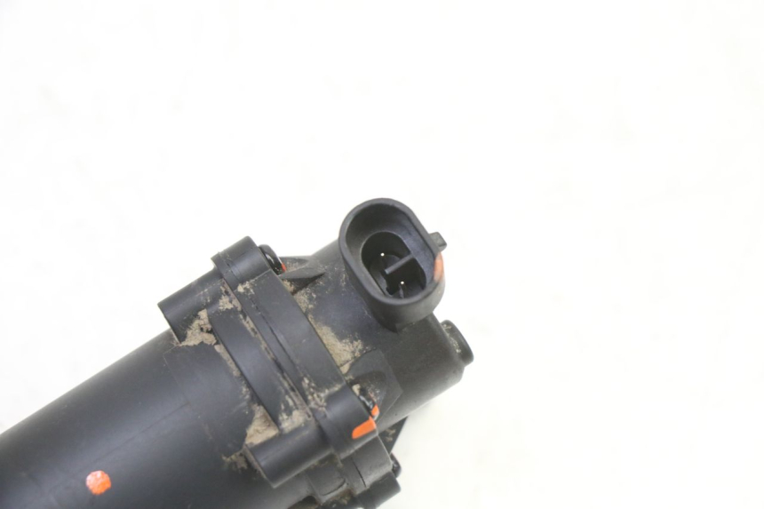 photo de BOMBA GASOLINA PEUGEOT STREETZONE I NAKED 2T 50 (2018 - 2020) - Primer plano técnico