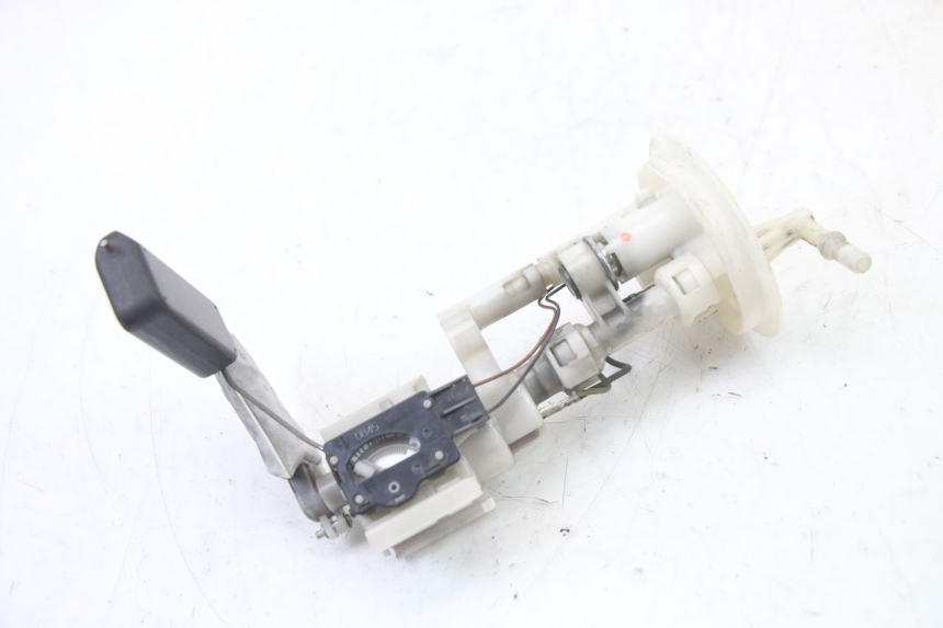 photo de BOMBA GASOLINA SUZUKI BURGMAN 125 (2015 - 2017) - Vista principal