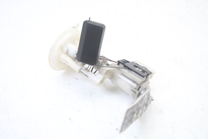 photo de BOMBA GASOLINA SUZUKI BURGMAN 125 (2015 - 2017) - Vista general del producto