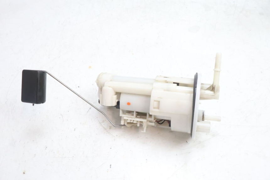 photo de BOMBA GASOLINA YAMAHA TDM ABS 900 (2002 - 2014) - Detalle de la pieza