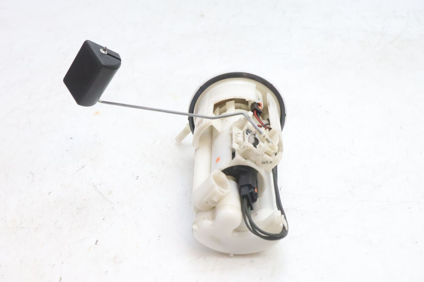 photo de BOMBA GASOLINA YAMAHA TDM ABS 900 (2002 - 2014) - Estado de la superficie y material