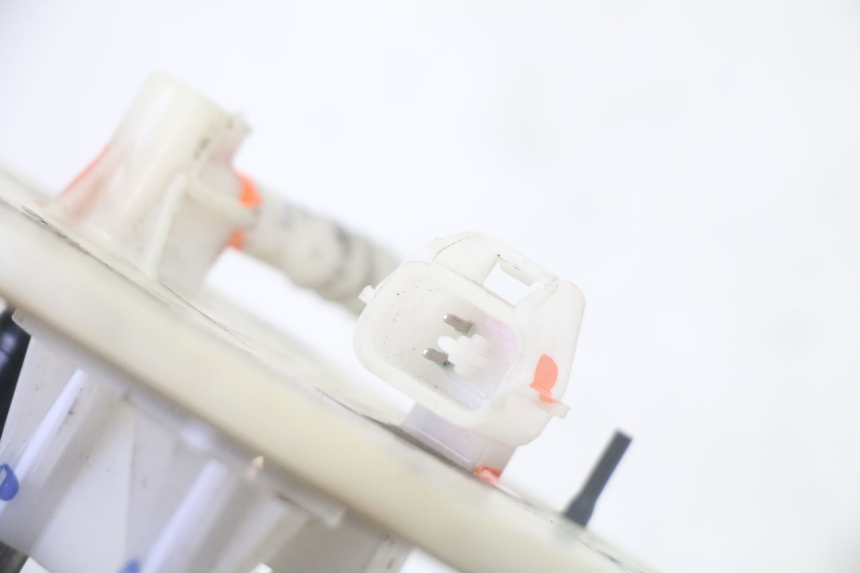 photo de BOMBA GASOLINA PEUGEOT TWEET PRO CARGO 50 (2018 - 2022) - Primer plano técnico