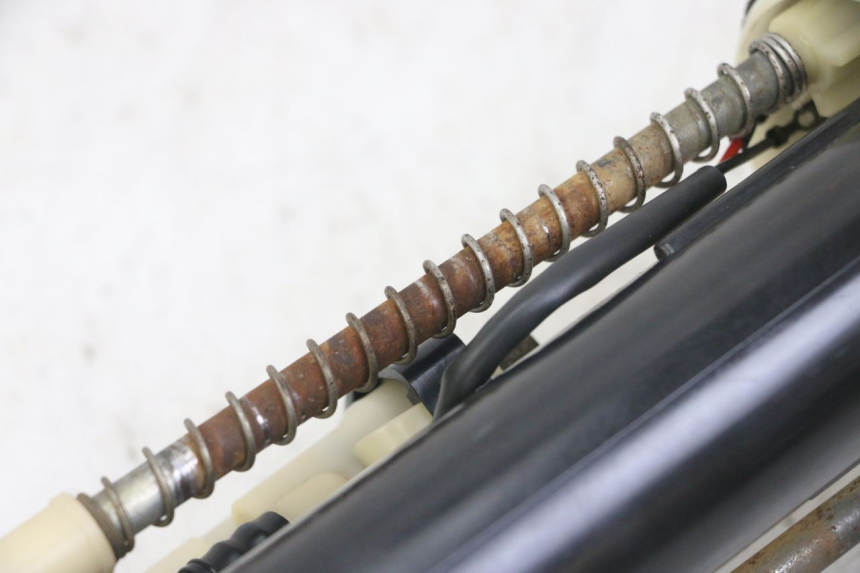 photo de BOMBA DE COMBUSTIBLE YAMAHA X-MAX XMAX 125 (2010 - 2013) - Inspección visual detallada