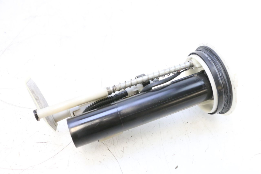 photo de BOMBA DE COMBUSTIBLE YAMAHA X-MAX XMAX 125 (2010 - 2013) - Primer plano técnico