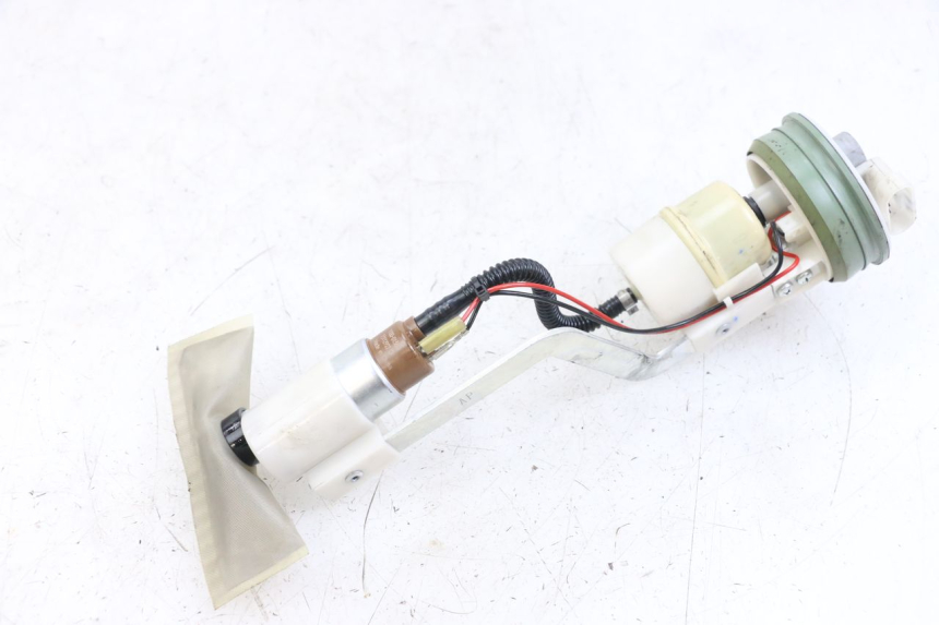 photo de BOMBA DE COMBUSTIBLE PIAGGIO X10 125 (2012 - 2017) - Primer plano técnico