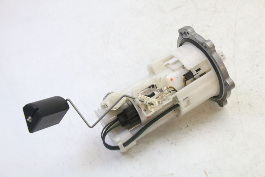 photo de BOMBA GASOLINA YAMAHA XJ6 ABS 600 (2008 - 2016) - Vista principal