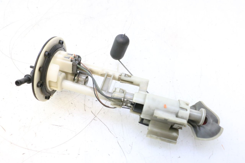 photo de BOMBA GASOLINA YAMAHA XP T-MAX ABS 500 (2005 - 2005) - Otra perspectiva