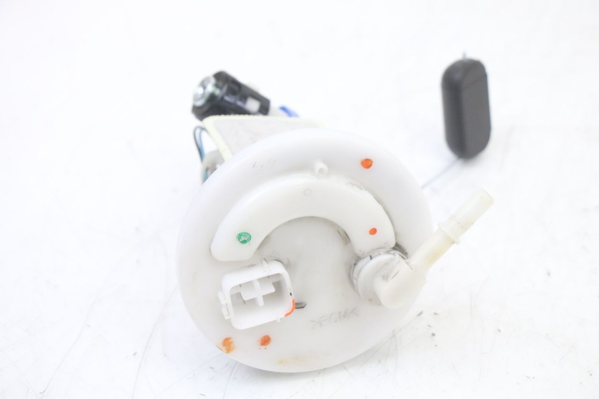 photo de BOMBA GASOLINA YAMAHA YP T-MAX TMAX 530 (2017 - 2020) - Primer plano técnico