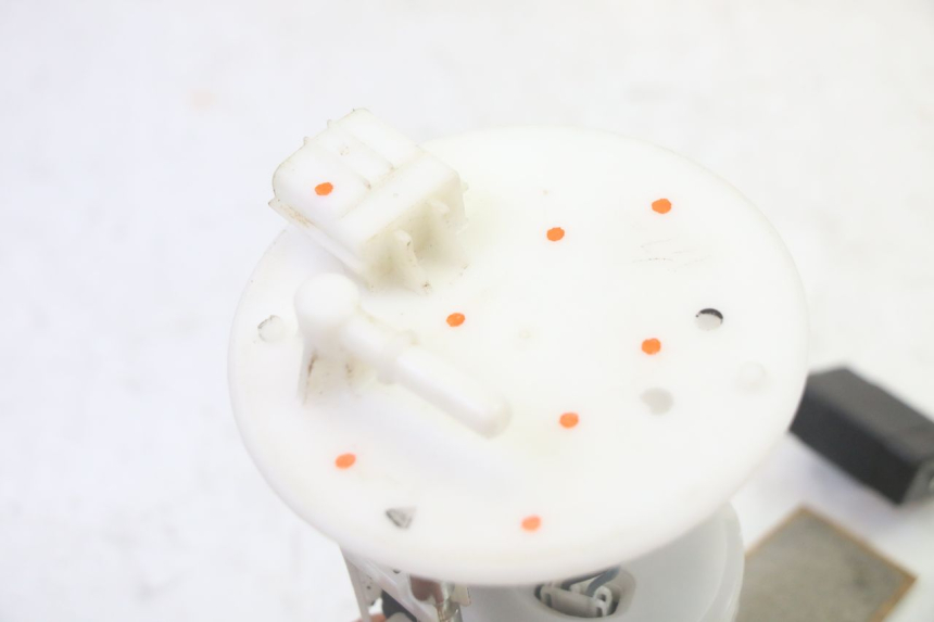 photo de BOMBA GASOLINA YAMAHA YFM GRIZZLY 550 (2008 - 2015) - Primer plano técnico