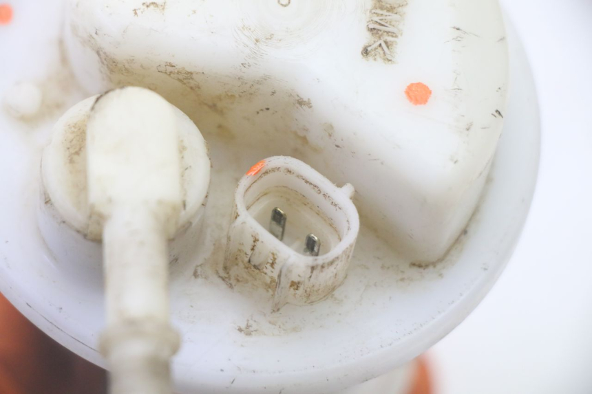 photo de BOMBA GASOLINA YAMAHA YZF YZ-F 450 (2014 - 2016) - Primer plano técnico