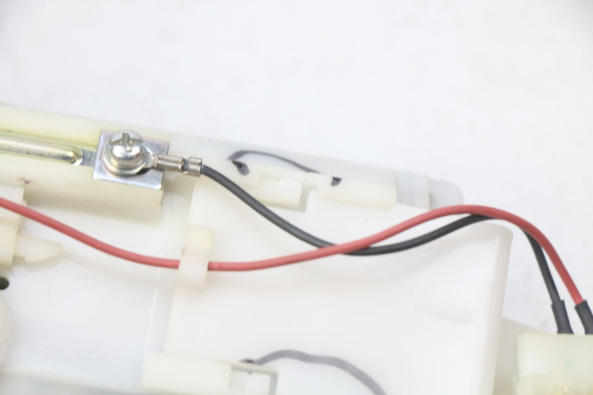 photo de BOMBA GASOLINA KAWASAKI Z 650 (2016 - 2019) - Estado de la superficie y material