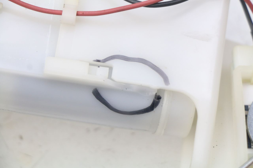 photo de BOMBA GASOLINA KAWASAKI Z 650 (2016 - 2019) - Recambio usado revisado