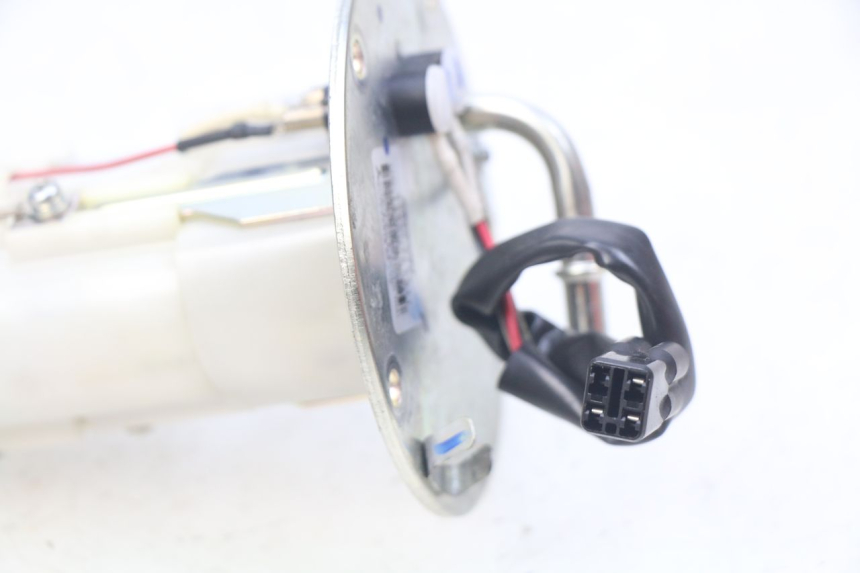 photo de BOMBA GASOLINA KAWASAKI Z 650 (2016 - 2019) - Marcados y referencias originales