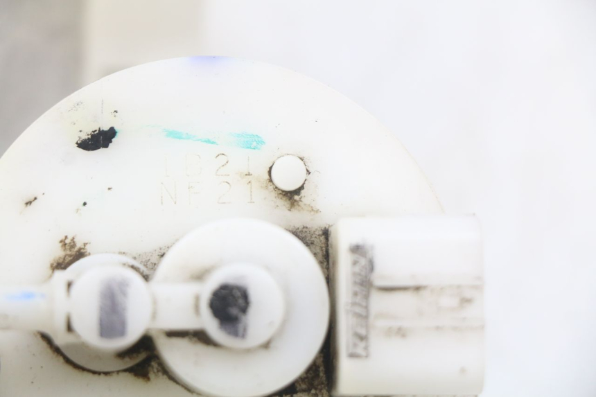 photo de BOMBA DE COMBUSTIBLE PIAGGIO ZIP 4T 50 (2018 - 2020) - Otra perspectiva