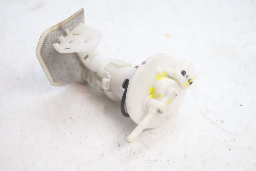 photo de BOMBA GASOLINA PIAGGIO ZIP IGET 4T 50 (2021 - 2023) - Zoom estado de uso
