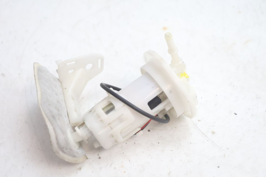 photo de BOMBA GASOLINA PIAGGIO ZIP IGET 4T 50 (2021 - 2023) - Primer plano técnico