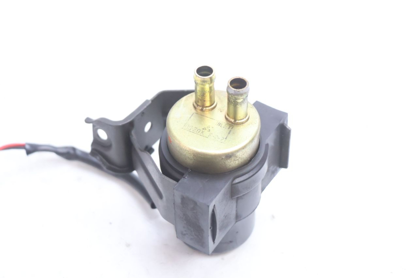 photo de BOMBA GASOLINA KAWASAKI ZX-6R ZX6R 600 (2000 - 2002) - Primer plano técnico