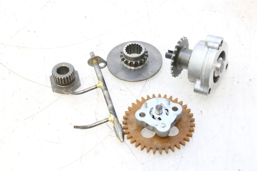 photo de BOMBA ACEITE SUZUKI BURGMAN EXECUTIVE ABS 650 (2006 - 2012) - Detalle de la pieza