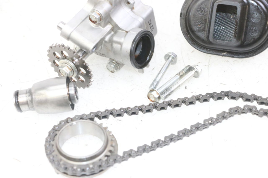 photo de BOMBA ACEITE HONDA CB R 1000 (2018 - 2023) - Estado de la superficie y material