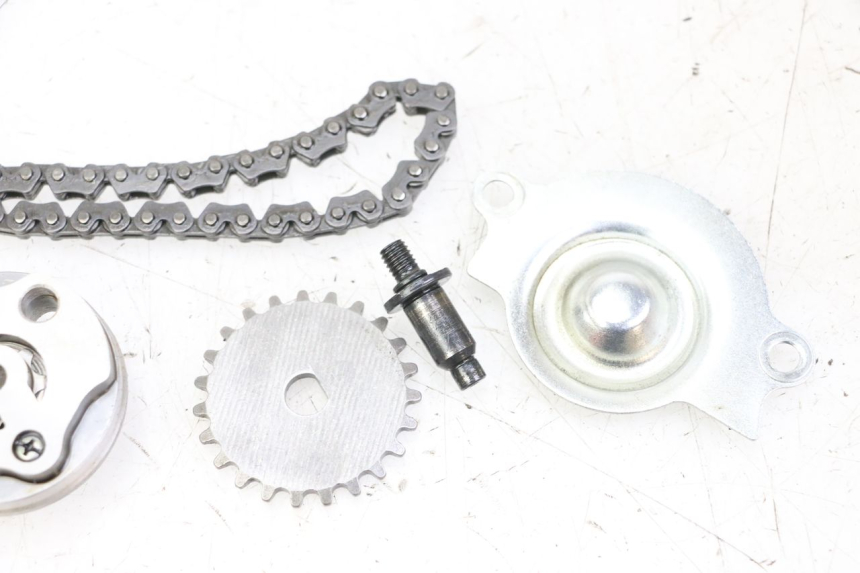 photo de BOMBA ACEITE DAELIM BESBI 125 (2007 - 2008) - Otra perspectiva