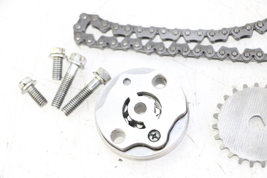 photo de BOMBA ACEITE DAELIM BESBI 125 (2007 - 2008) - Primer plano técnico