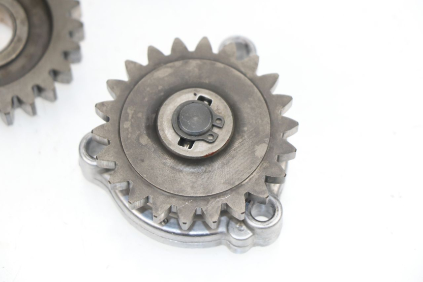 photo de BOMBA ACEITE SUZUKI DR DJEBEL 600 (1985 - 1990) - Estado de la superficie y material