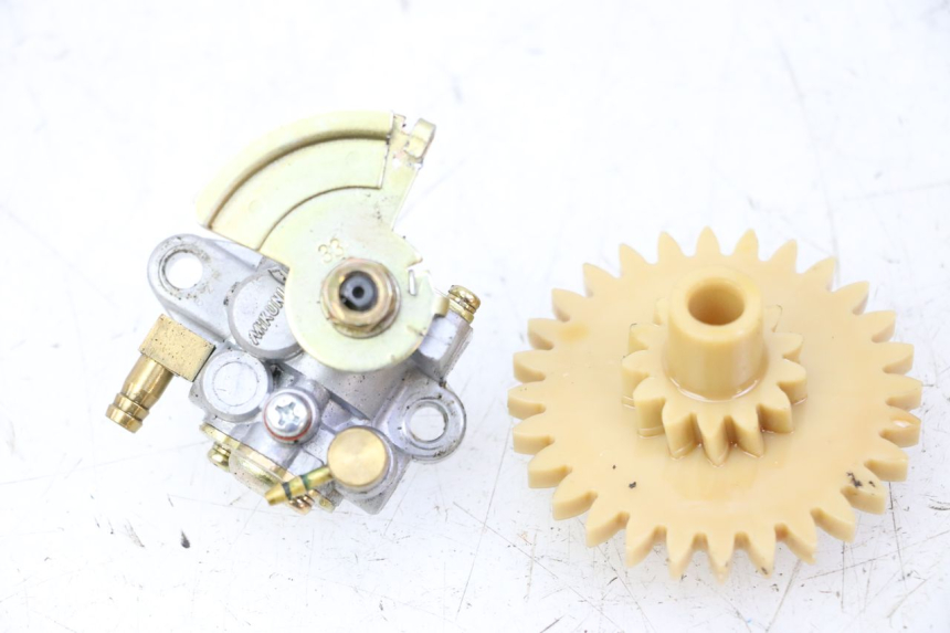 photo de BOMBA ACEITE APRILIA ETX 125 (1998 - 2002) - Vista principal