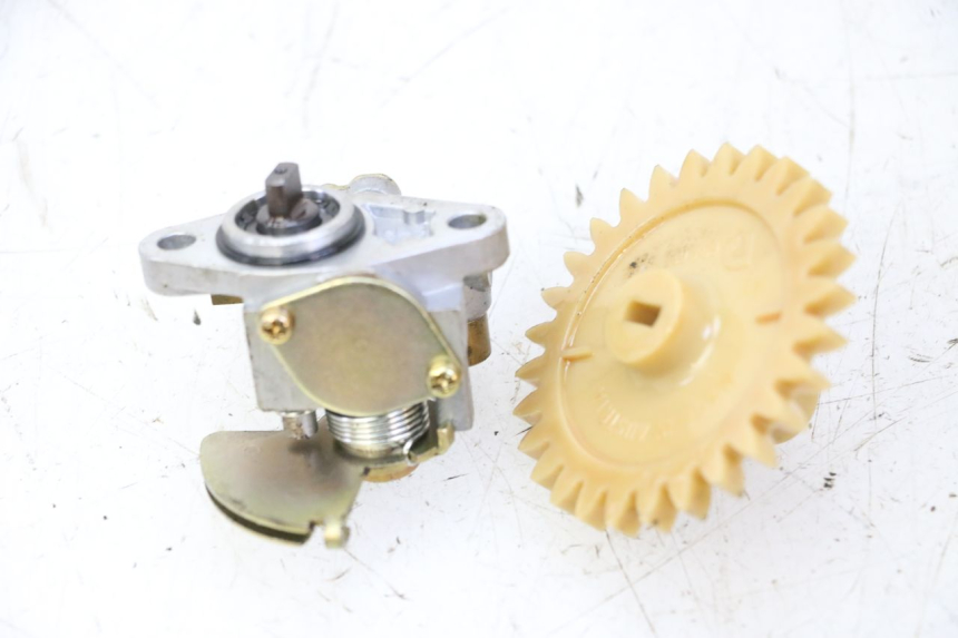 photo de BOMBA ACEITE APRILIA ETX 125 (1998 - 2002) - Otra perspectiva