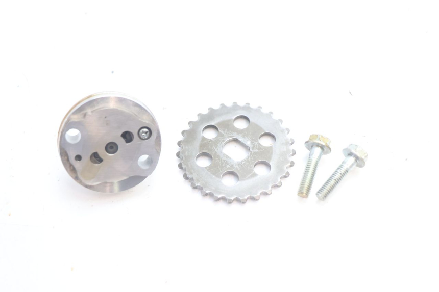 photo de BOMBA ACEITE HONDA FES S-WING SWING ABS 125 (2007 - 2015) - Primer plano técnico