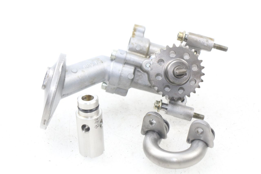 photo de BOMBA DE ACEITE YAMAHA FJR ABS 1300 (2006 - 2012) - Primer plano técnico
