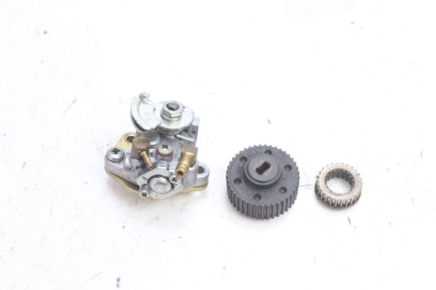 photo de BOMBA ACEITE PIAGGIO FLY 2T 50 (2004 - 2017) - Detalle de la pieza