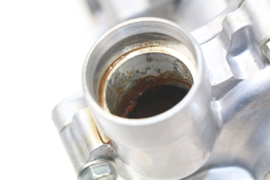 photo de BOMBA ACEITE YAMAHA FZ8 800 (2010 - 2016) - Primer plano técnico