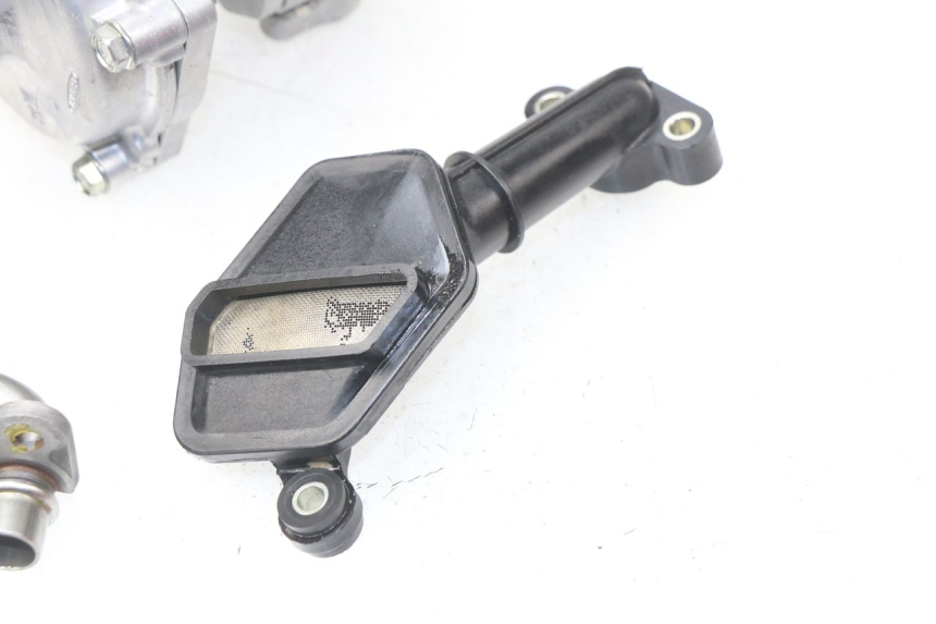 photo de BOMBA ACEITE YAMAHA FZ8 800 (2010 - 2016) - Marcados y referencias originales