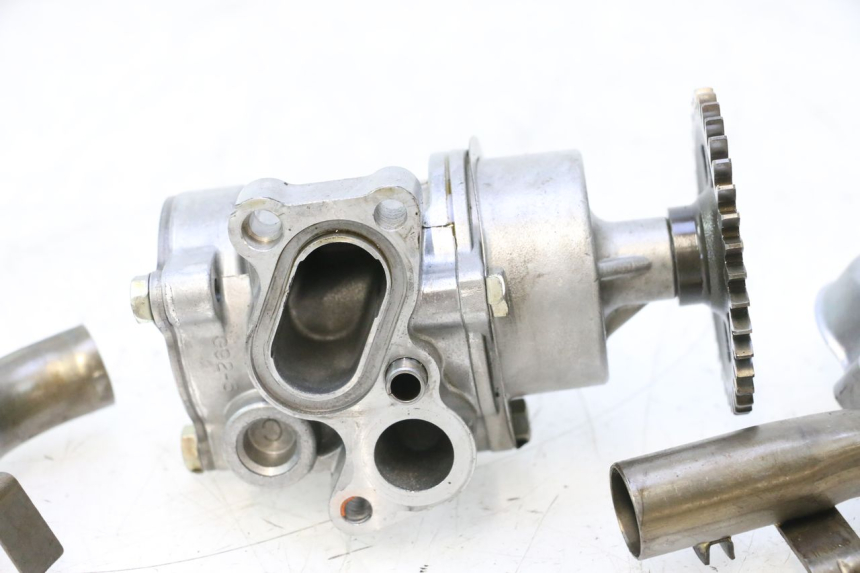 photo de BOMBA ACEITE SUZUKI GSF N BANDIT 1200 (2001 - 2005) - Otra perspectiva