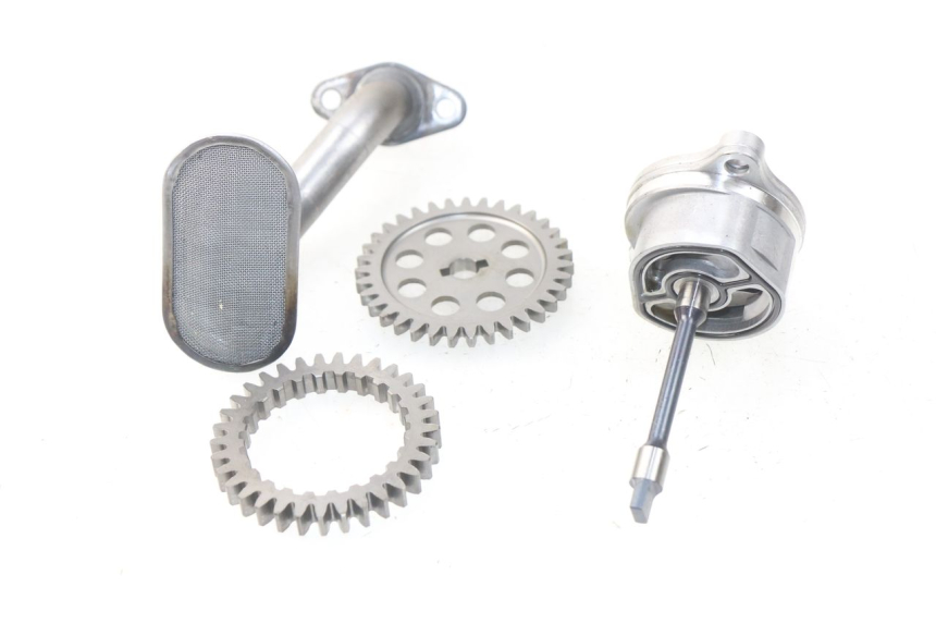 photo de BOMBA ACEITE SUZUKI GSR 600 (2005 - 2012) - Otra perspectiva