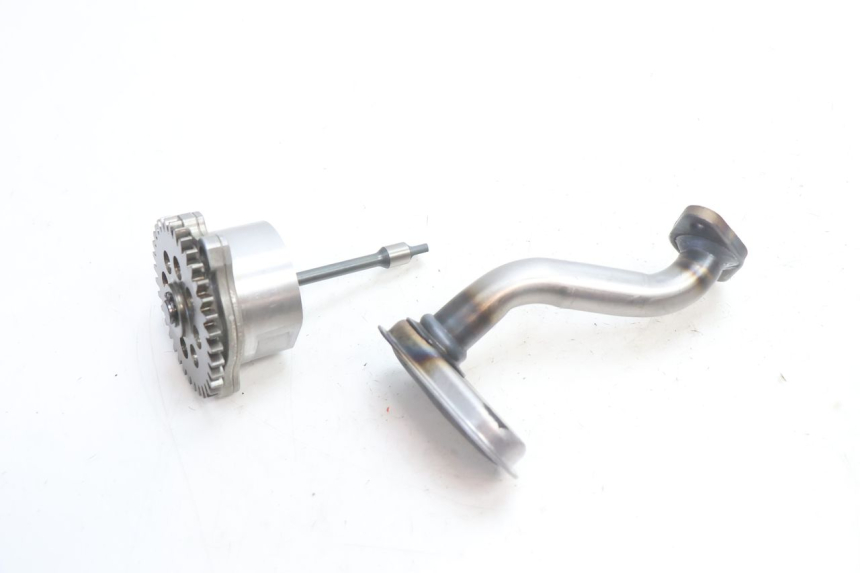 photo de BOMBA ACEITE SUZUKI GSR 600 (2005 - 2012) - Zoom estado de uso