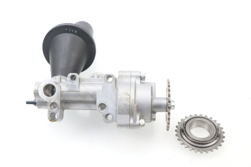 photo de BOMBA ACEITE SUZUKI GSX-R GSXR 600 (2008 - 2010) - Primer plano técnico