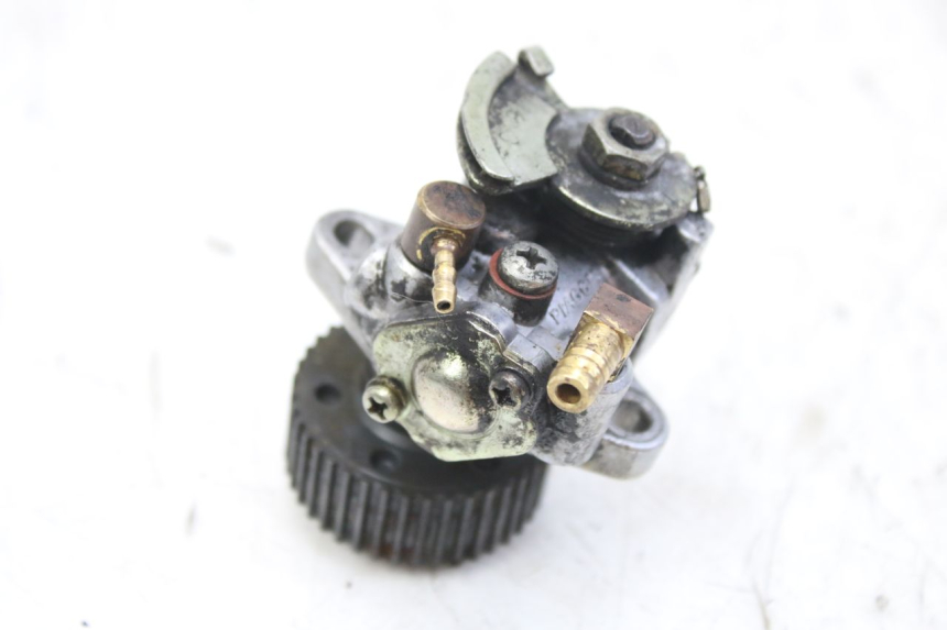 photo de BOMBA DE ACEITE PIAGGIO NEW TYPHOON 50 (2018 - 2021) - Detalles de los puntos de fijación