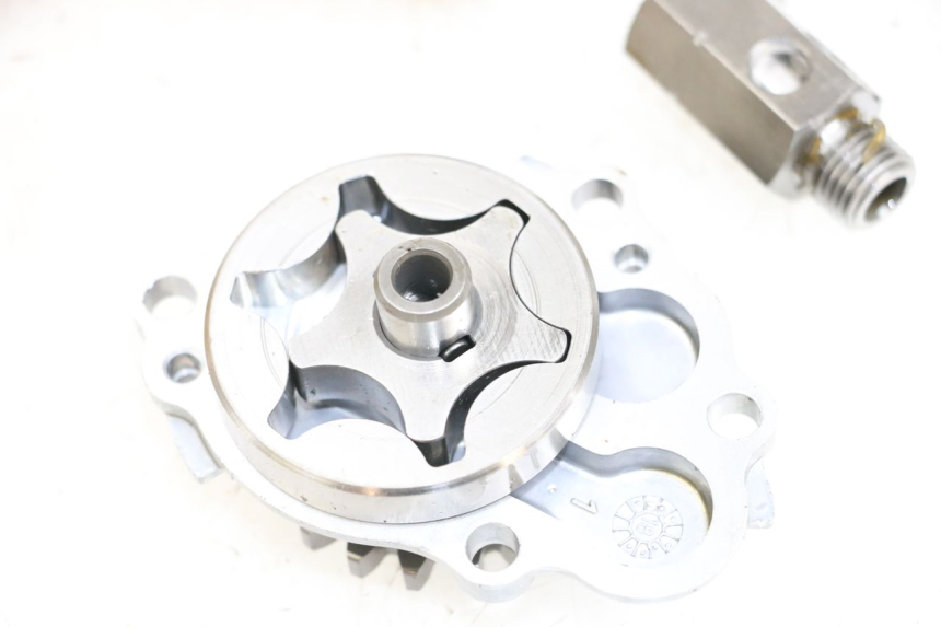 photo de BOMBA ACEITE KAWASAKI NINJA 400 (2018 - 2023) - Otra perspectiva