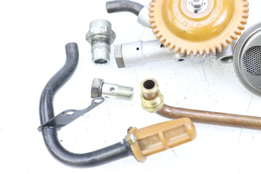 photo de BOMBA DE ACEITE MOTO GUZZI NORGE 8V GT 1200 (2011 - 2016) - Primer plano técnico