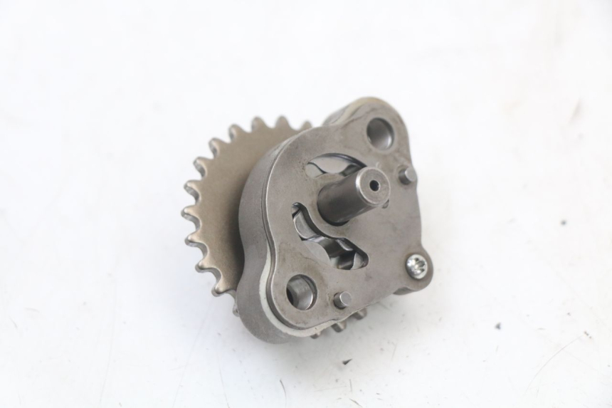 photo de BOMBA ACEITE PEUGEOT BELVILLE 125 (2017 - 2021) - Otra perspectiva