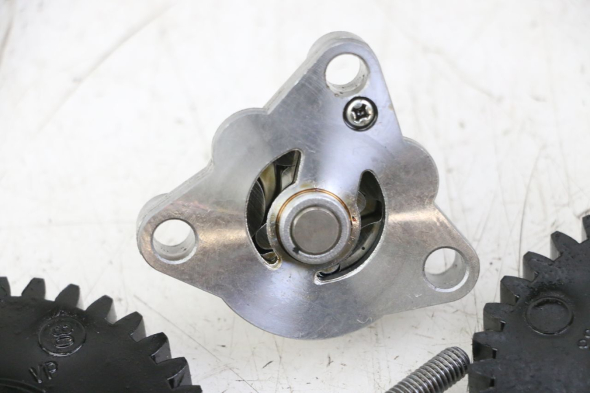 photo de BOMBA ACEITE PEUGEOT SATELIS 125 (2013 - 2018) - Otra perspectiva