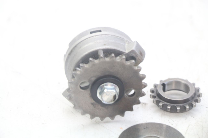 photo de BOMBA DE ACEITE APRILIA SCARABEO 100 (2003 - 2012) - Otra perspectiva