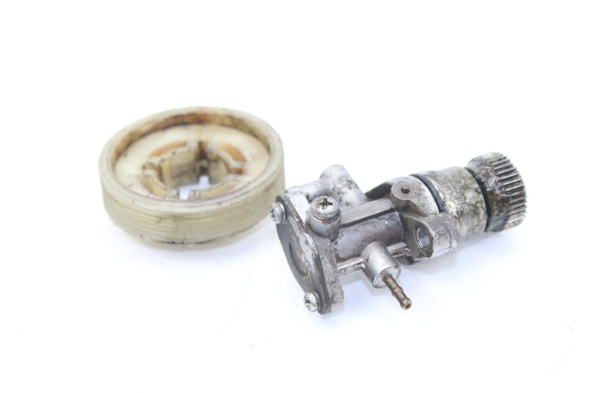 photo de BOMBA DE ACEITE YAMAHA SLIDER NAKED 50 (2004 - 2018) - Detalle de la pieza